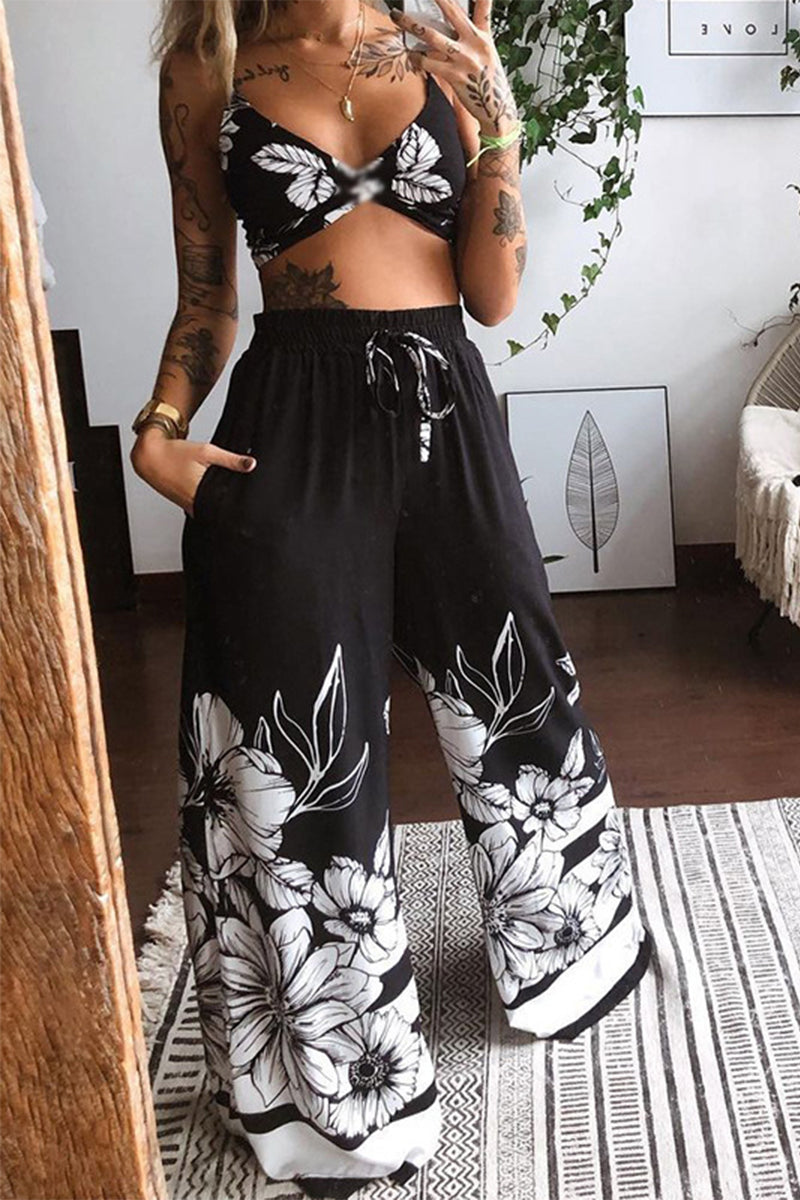 Conjunto de dos piezas con cuello en V, sin mangas y estampado universitario sexy