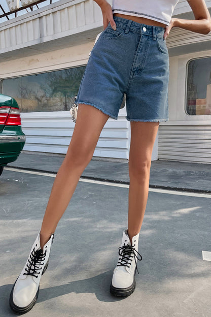 SHORTS VAQUEROS DE TEJIDO VAQUERO CON BAJO SIN CRUZAR DE COLOR LISO
