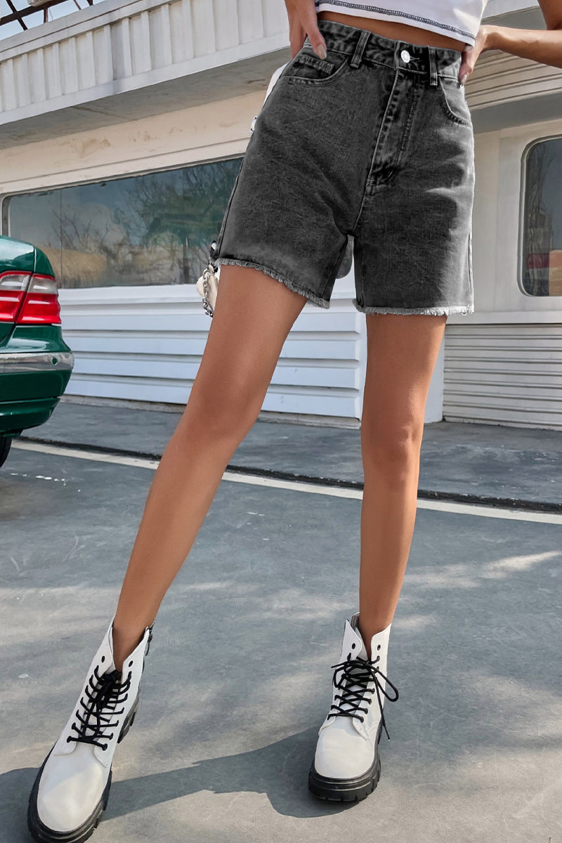 SHORTS VAQUEROS DE TEJIDO VAQUERO CON BAJO SIN CRUZAR DE COLOR LISO