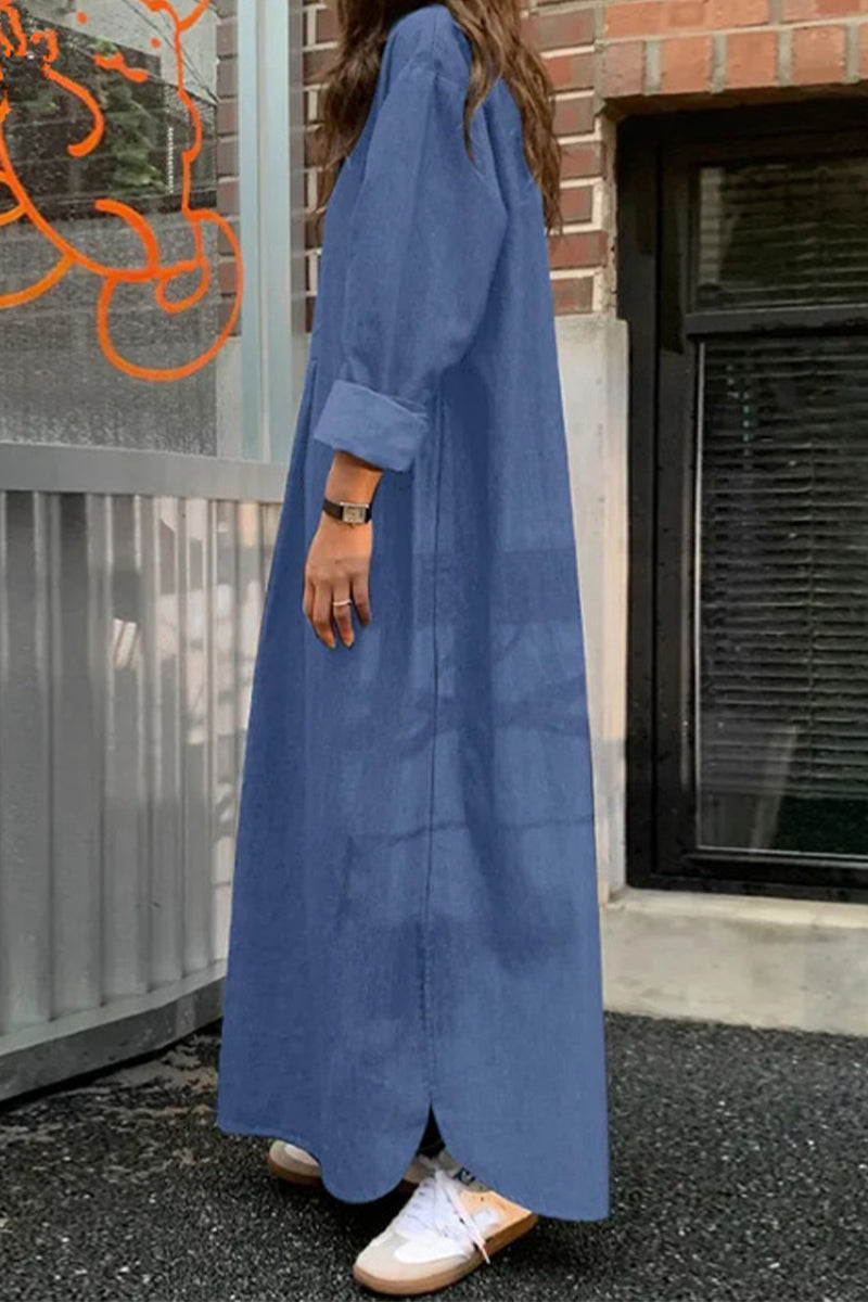 Vestido informal liso con bolsillos y cuello tipo polo irregular.