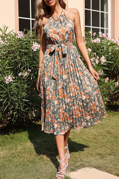 Elegantes vestidos plisados con cuello halter y frenillo floral