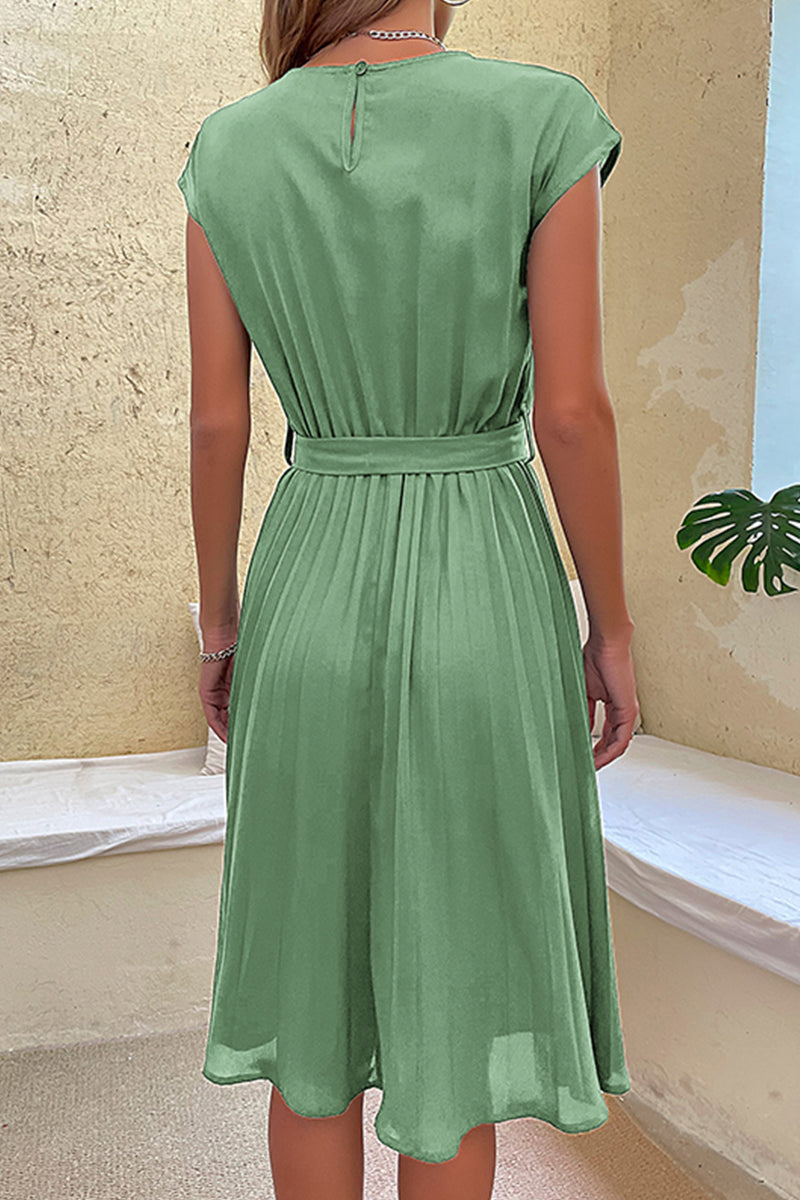 Elegantes vestidos plisados con cuello redondo y pliegues de frenillo liso