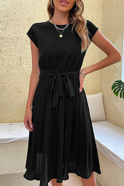 Elegantes vestidos plisados con cuello redondo y pliegues de frenillo liso