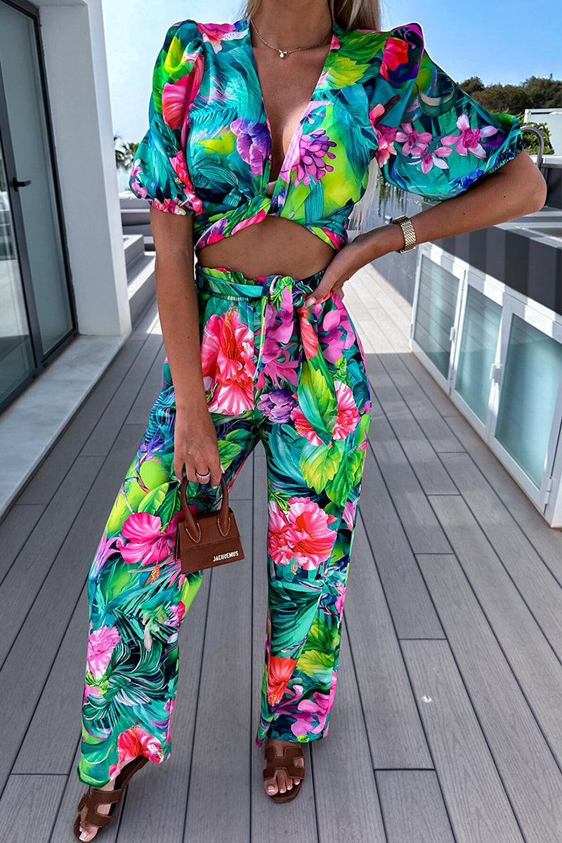 Conjunto informal de dos piezas con cuello en V, media manga y estampado floral de patchwork para calle