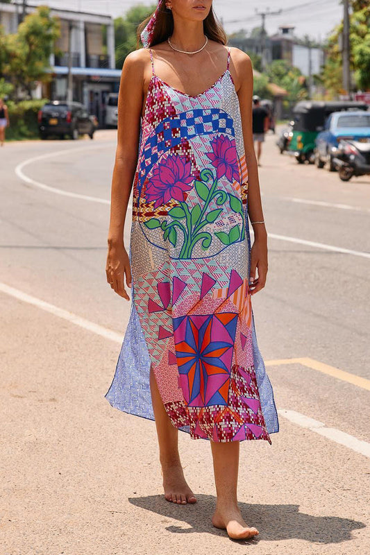 Vestido informal con escote en V y estampado en contraste