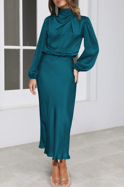 Elegantes vestidos de cuello alto con pliegues sólidos