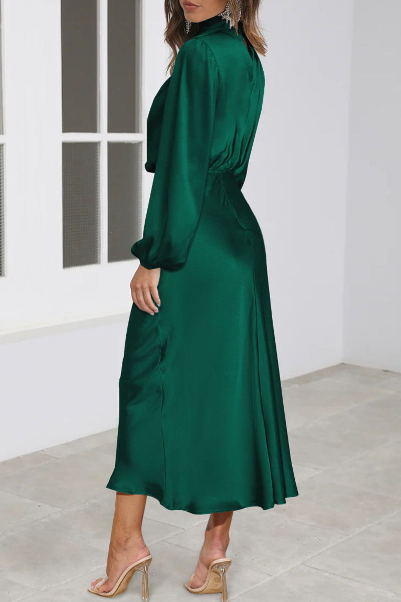 Elegantes vestidos de cuello alto con pliegues sólidos