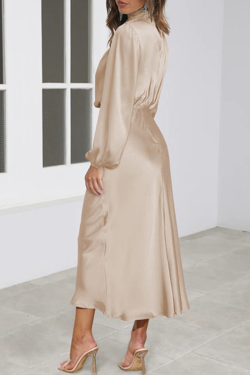 Elegantes vestidos de cuello alto con pliegues sólidos