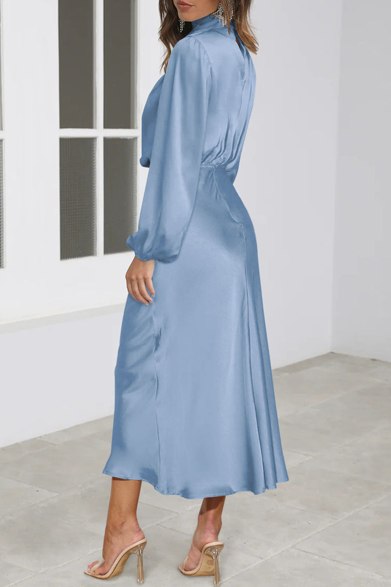 Elegantes vestidos de cuello alto con pliegues sólidos