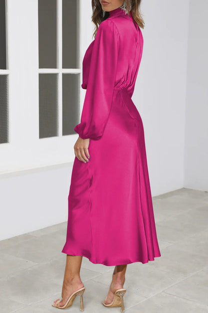 Elegantes vestidos de cuello alto con pliegues sólidos
