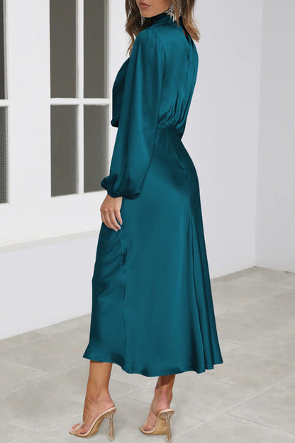 Elegantes vestidos de cuello alto con pliegues sólidos