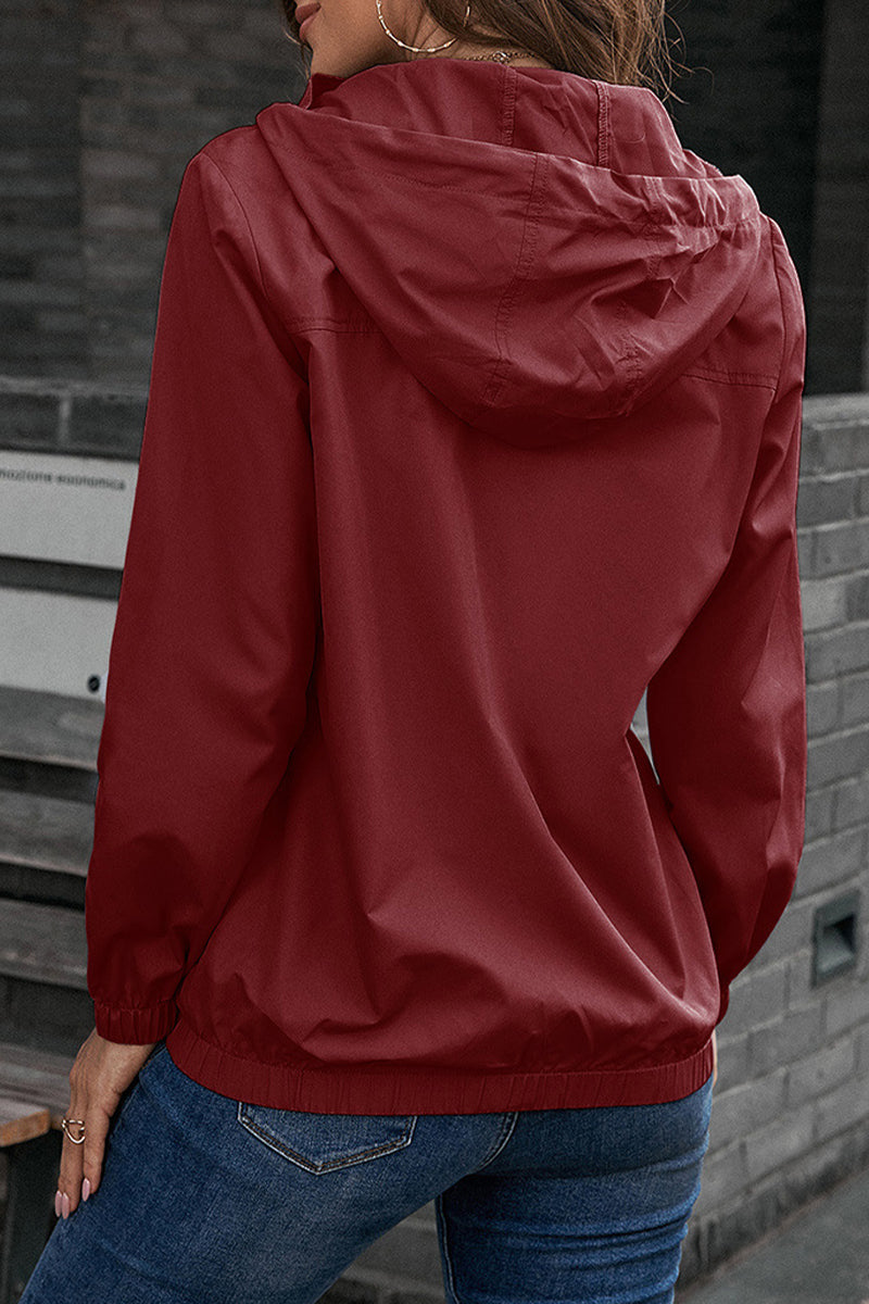 Ropa deportiva informal con capucha y cuello sólido
