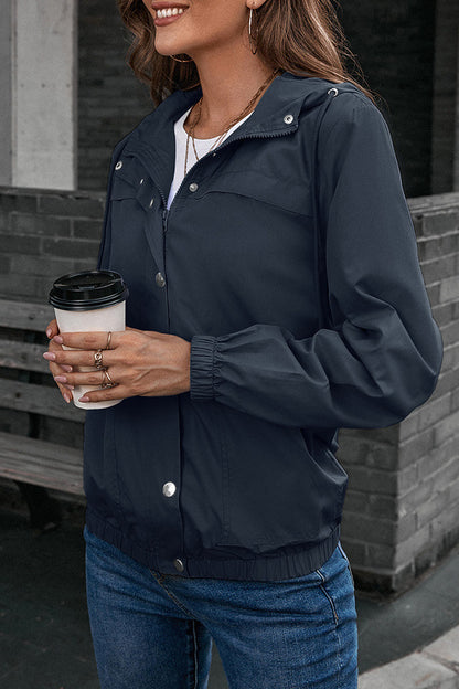 Ropa deportiva informal con capucha y cuello sólido