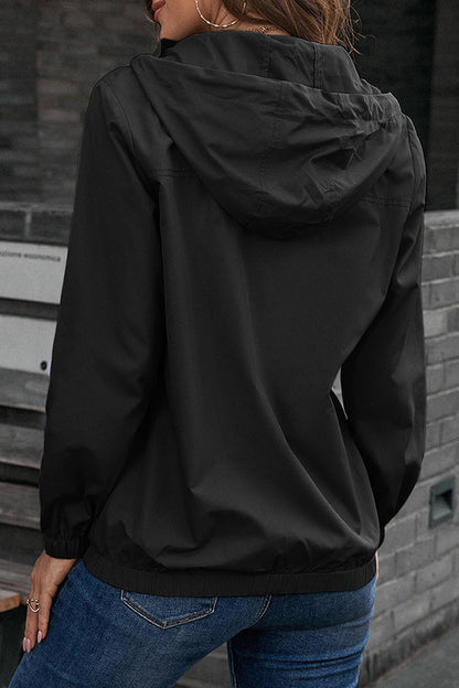 Ropa deportiva informal con capucha y cuello sólido