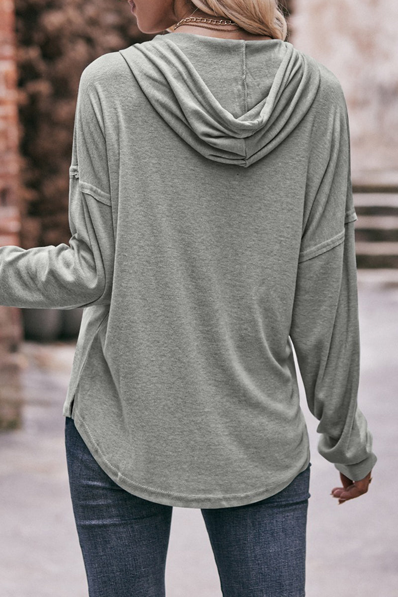 Tops casuales con cuello y capucha y botones sólidos