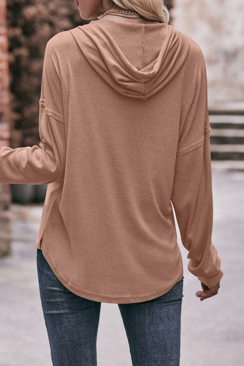 Tops casuales con cuello y capucha y botones sólidos