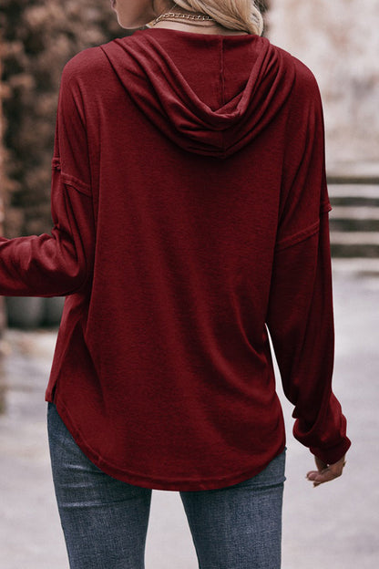 Tops casuales con cuello y capucha y botones sólidos