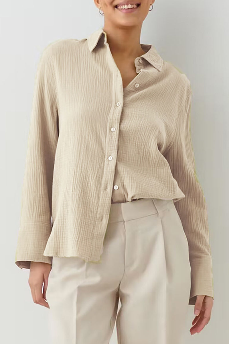 Elegantes blusas lisas con cuello vuelto