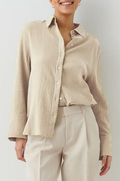 Elegantes blusas lisas con cuello vuelto