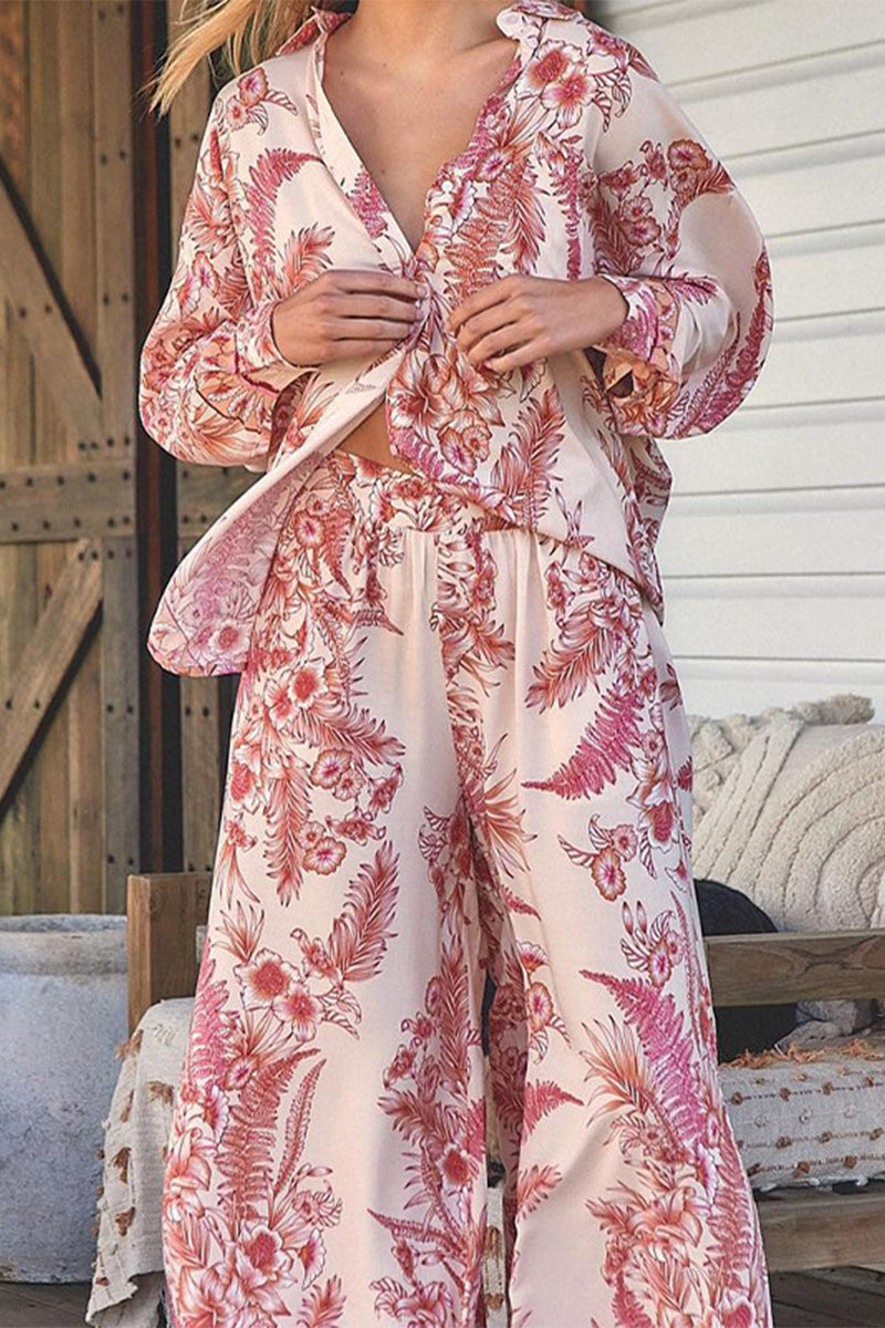 Conjunto informal de dos piezas con cuello vuelto, manga larga y bolsillo estampado