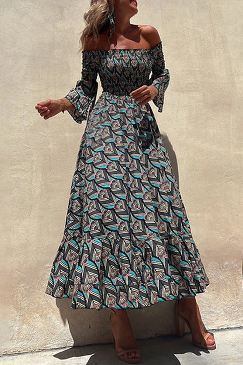 Vestido irregular con hombros descubiertos y estampado elegante de patchwork