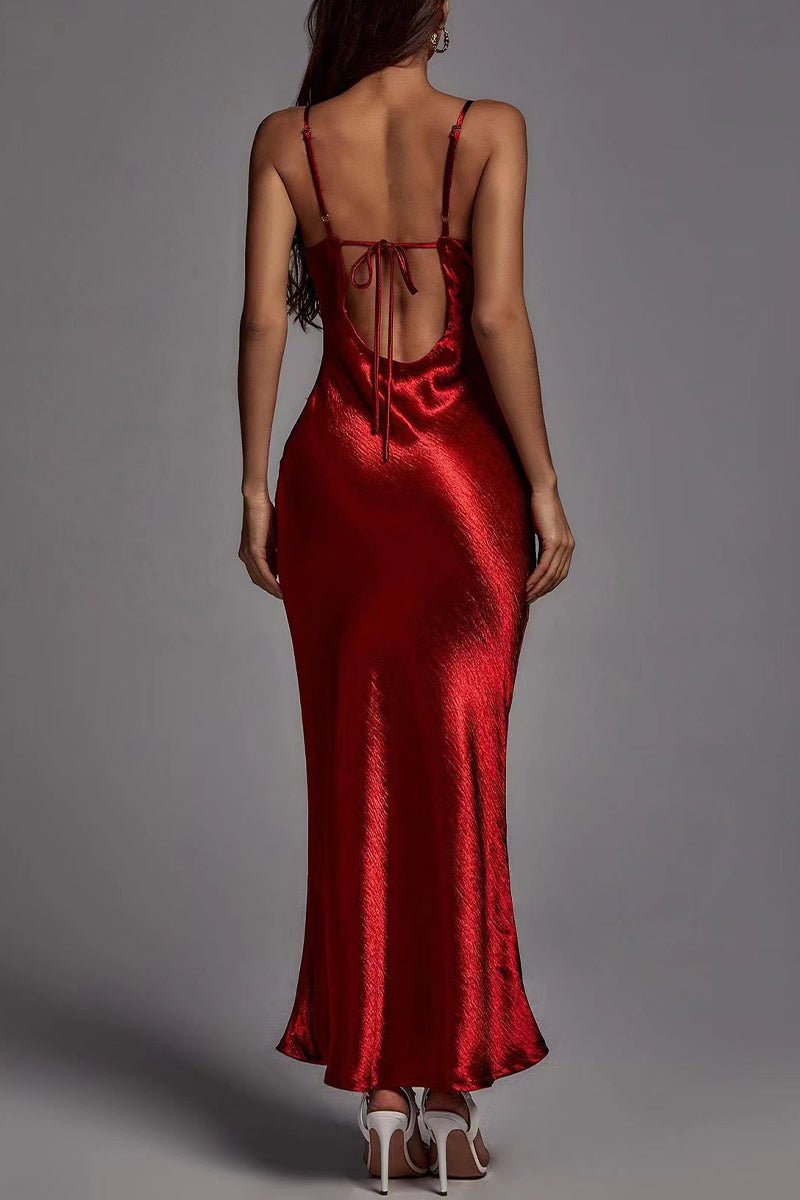 Elegante vestido liso sin espalda con tirantes finos