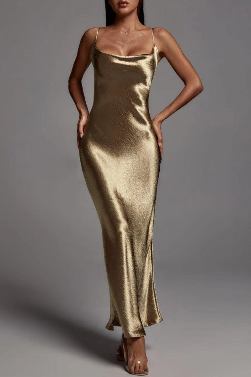 Elegante vestido liso sin espalda con tirantes finos