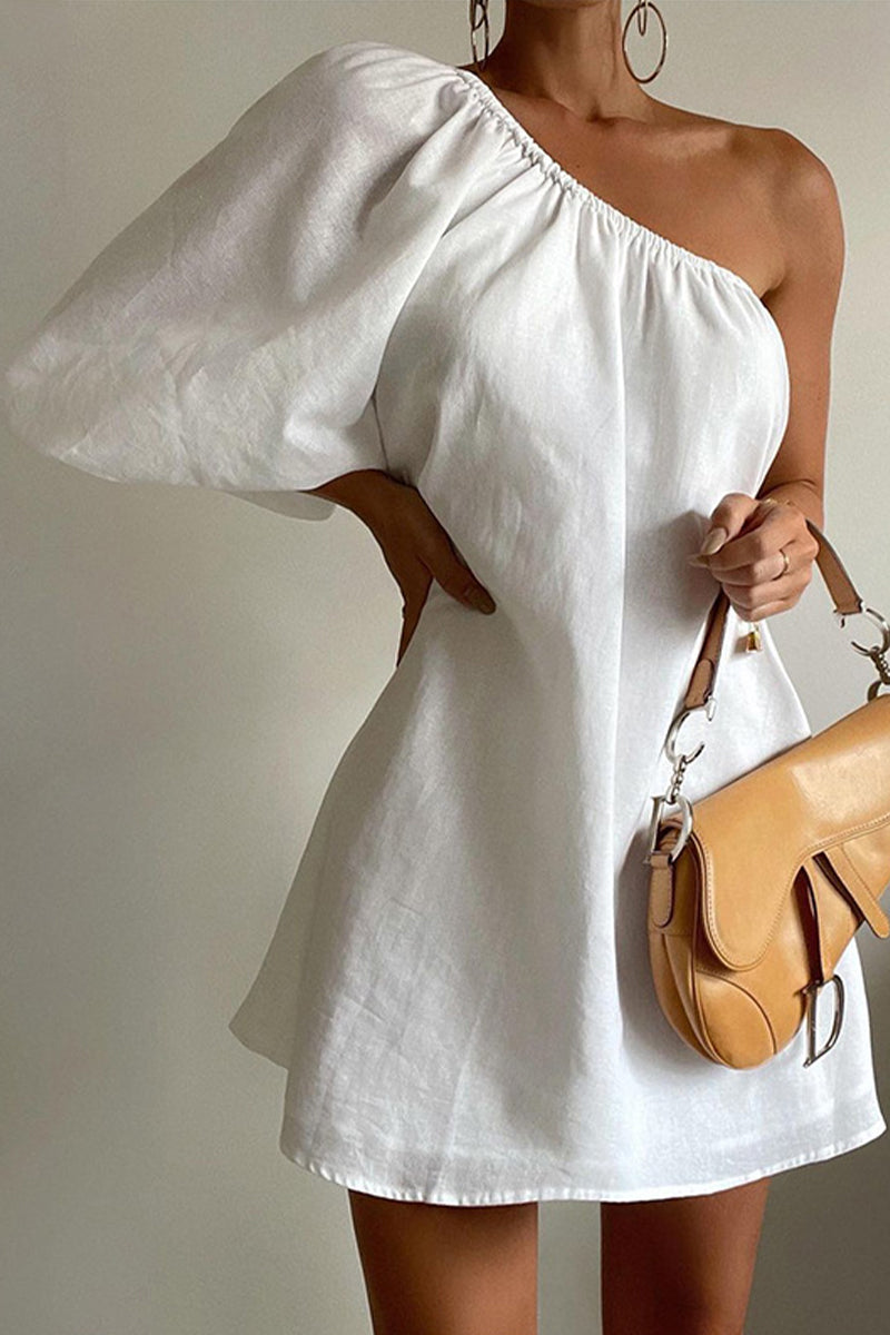 Elegante vestido irregular con cuello oblicuo sólido