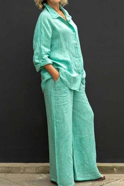 Conjunto de dos piezas informal, sencillo, liso, con bolsillos, cuello vuelto y manga larga