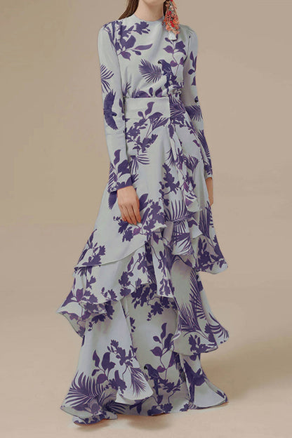 Elegante vestido asimétrico floral con cuello redondo irregular.
