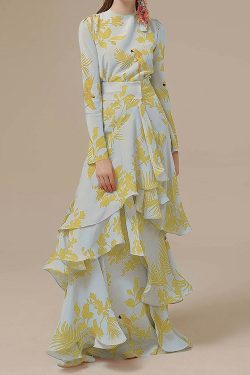 Elegante vestido asimétrico floral con cuello redondo irregular.