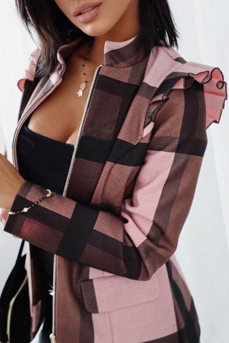 Prenda exterior informal de cuello alto con cuadros contrastantes