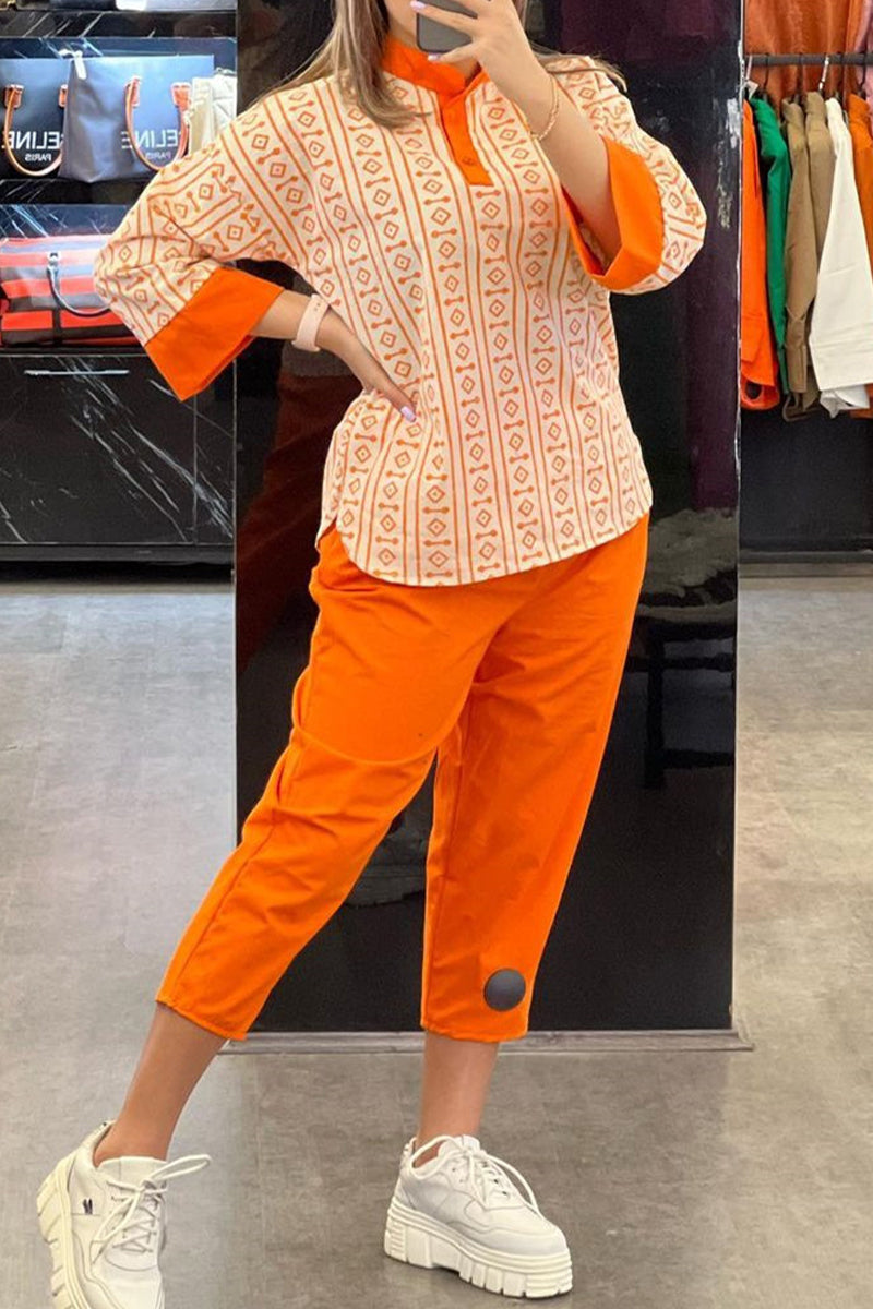 Conjunto de dos piezas informal de cuello alto, manga larga y estampado geométrico