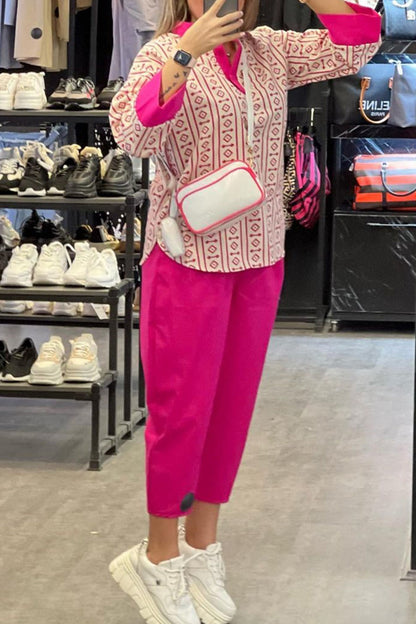 Conjunto de dos piezas informal de cuello alto, manga larga y estampado geométrico