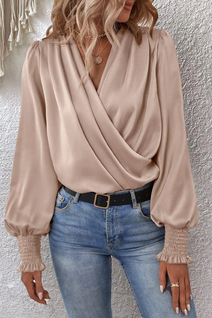 Elegantes blusas con cuello en V y pliegues sólidos