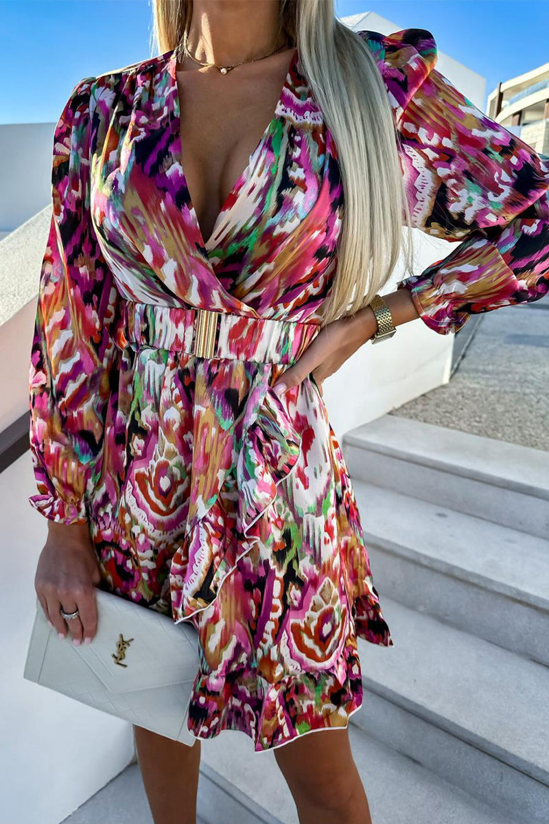 Elegante vestido irregular con escote en V y volantes florales
