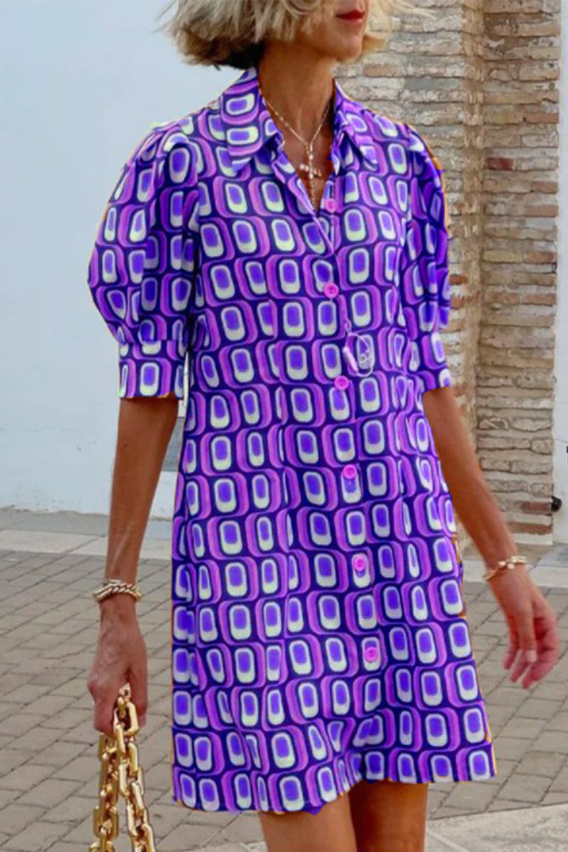 Vestido camisero informal con cuello vuelto y estampado geométrico dulce