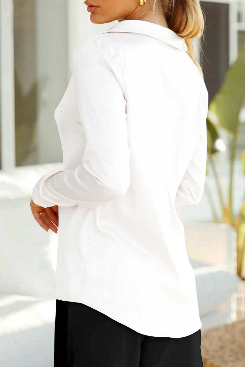 Elegantes blusas lisas con cuello vuelto