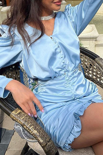 Elegante vestido de falda cruzada con cuello en V y pliegues sólidos