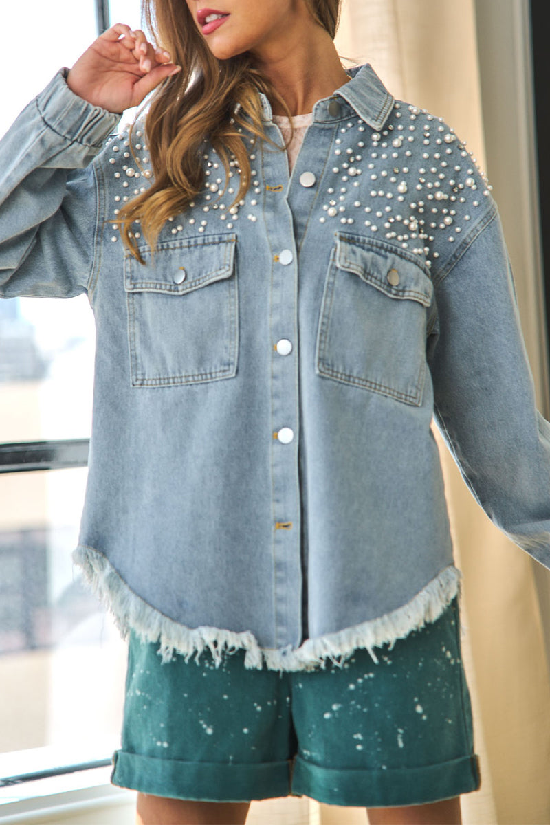 Chaqueta vaquera holgada de manga larga con cuello vuelto, borlas y abalorios de patchwork urbano