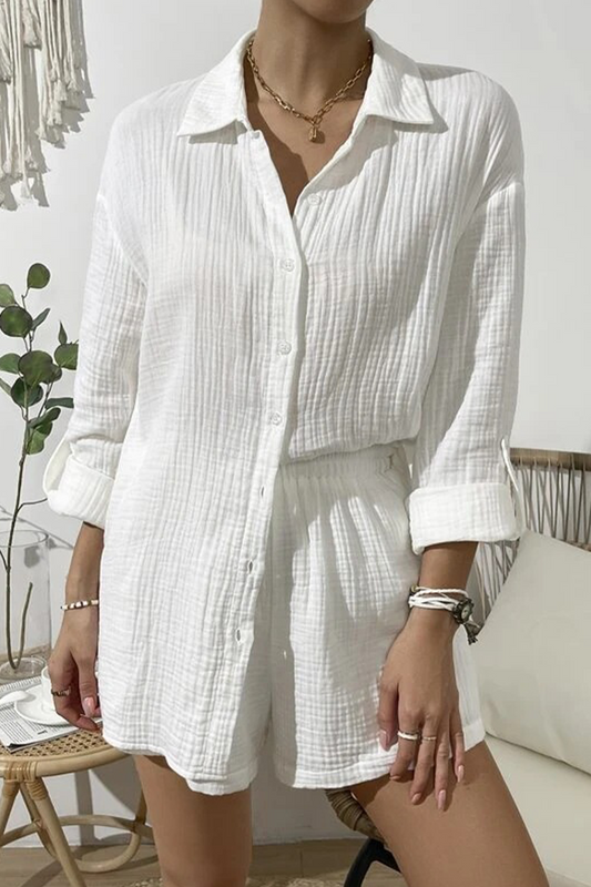 Conjunto de dos piezas informal, sencillo, liso, con cuello vuelto y mangas largas
