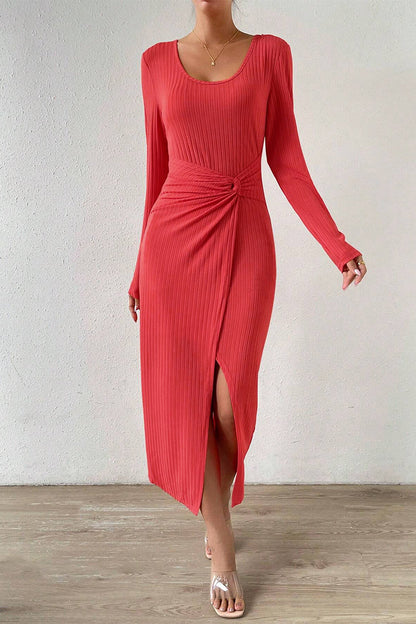 Elegante vestido de falda cruzada con cuello cuadrado y abertura sólida