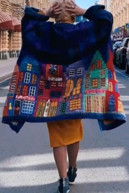 Prendas de abrigo con cuello redondo y patchwork con estampado urbano