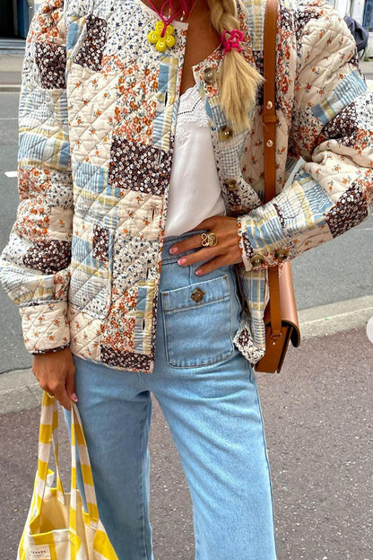 Prendas de abrigo con cuello redondo y bolsillo con estampado urbano
