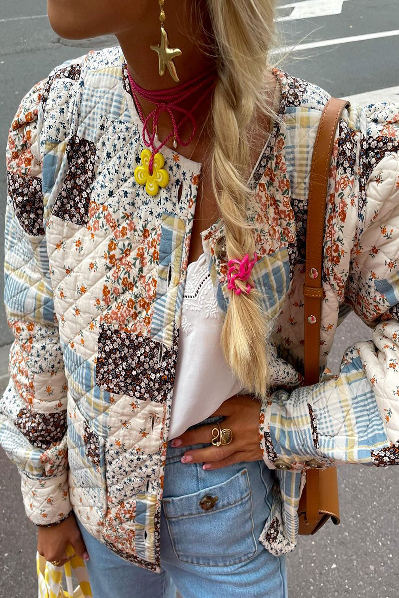 Prendas de abrigo con cuello redondo y bolsillo con estampado urbano