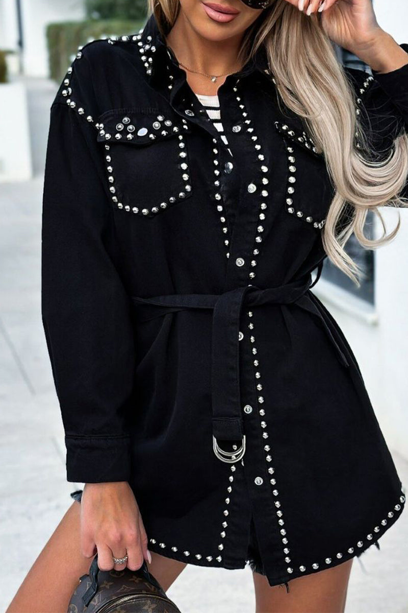 Chaqueta vaquera informal holgada de manga larga con cuello vuelto y remaches sólidos estilo punk