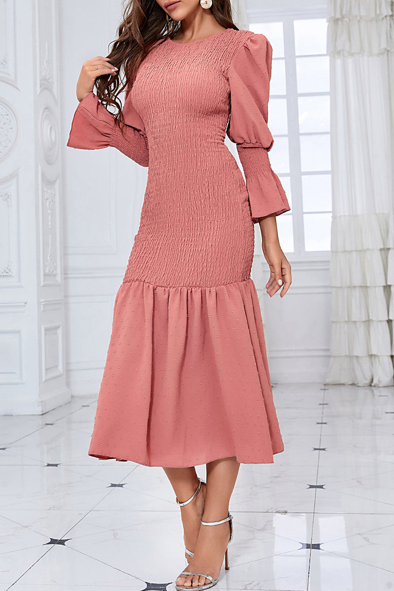 Elegante vestido de falda cruzada con cuello redondo y pliegues sólidos