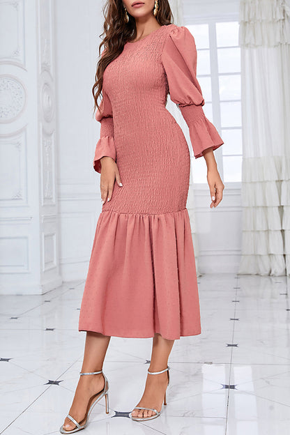 Elegante vestido de falda cruzada con cuello redondo y pliegues sólidos