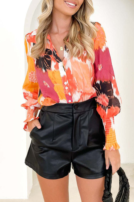 Elegantes blusas asimétricas con cuello en V y estampados florales