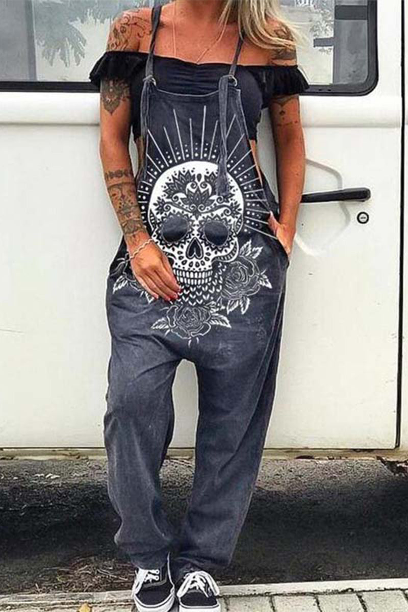 Mono holgado informal con cuello en U y bolsillo con estampado de calavera universitaria